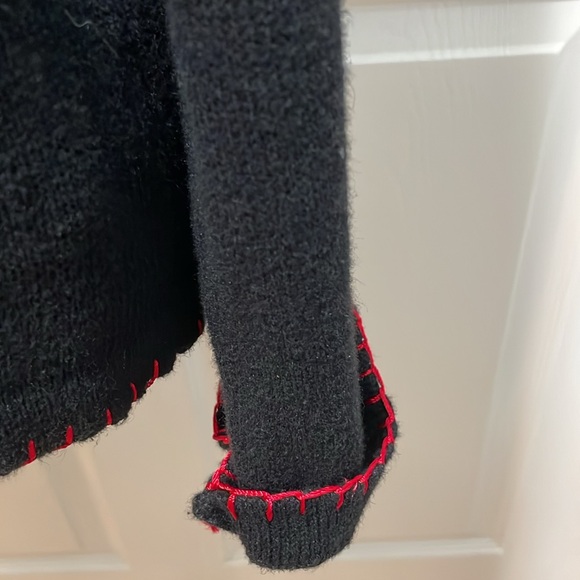 Christmas Sweater 🎄 - Picture 5 of 11